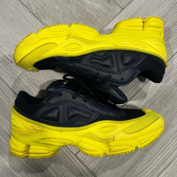 adidas ozweego white neon yellow